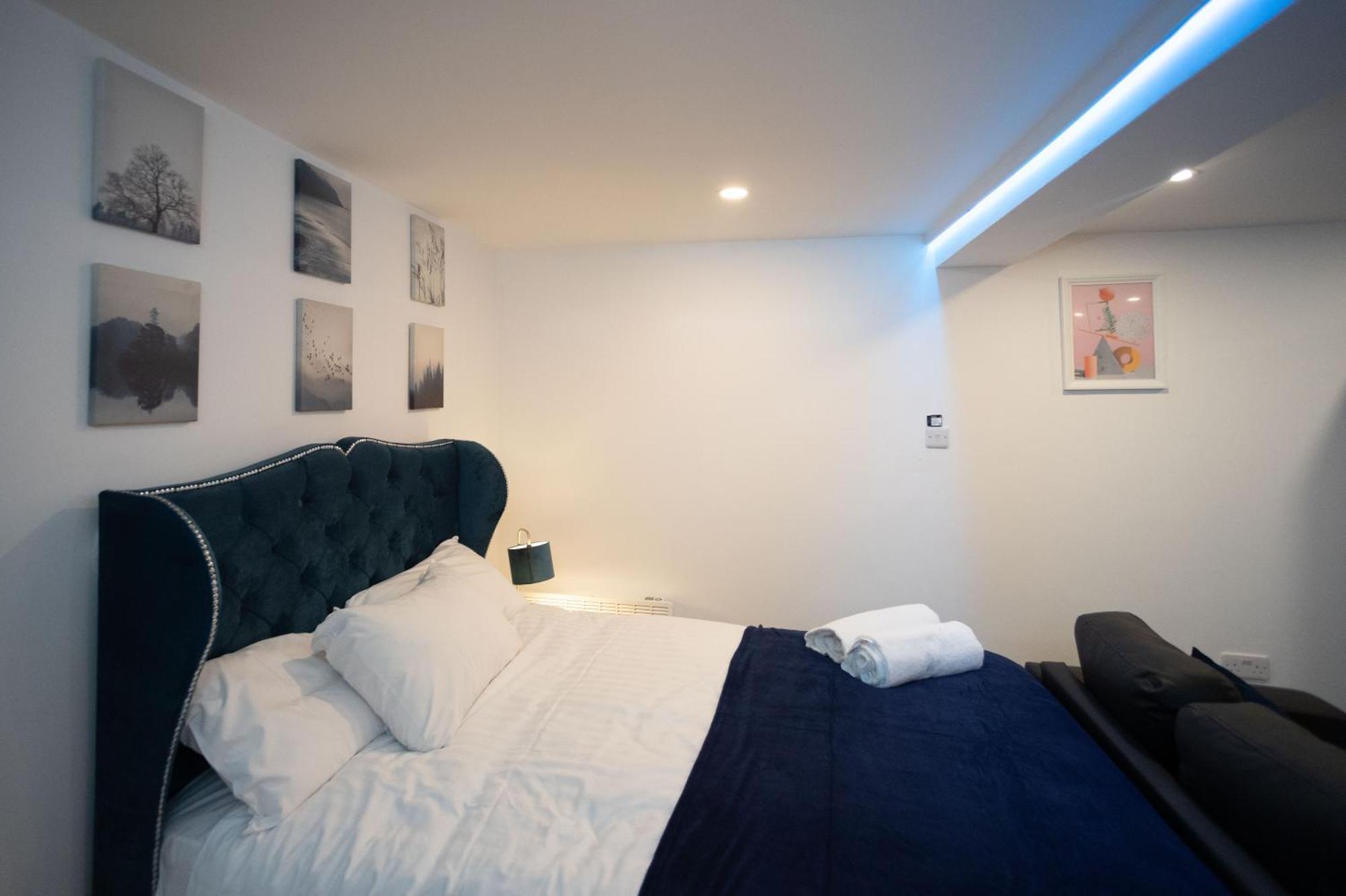 Carter House Apartments.....6 Beds In 3 Bedrooms Leeds  Ruang foto