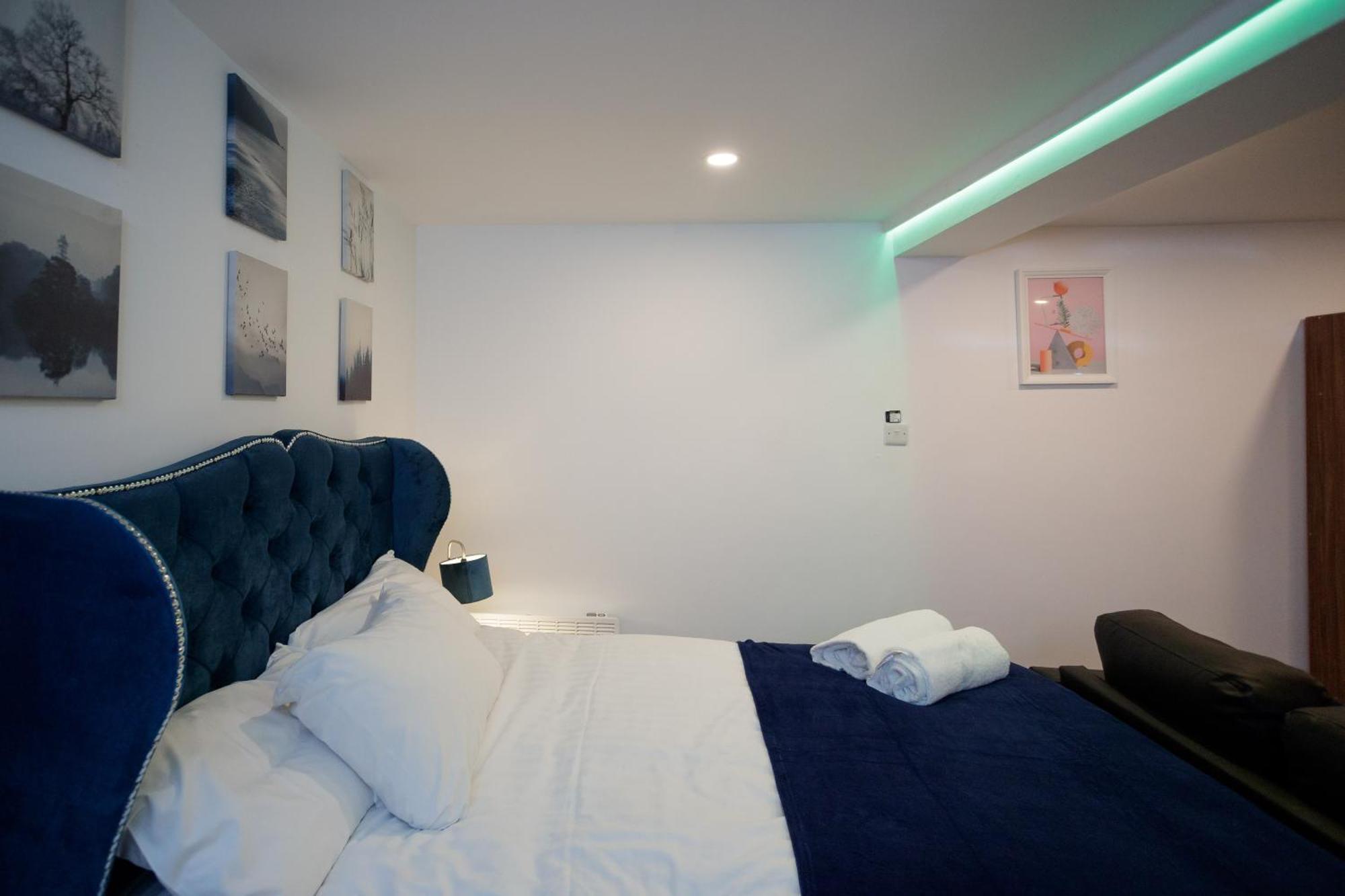 Carter House Apartments.....6 Beds In 3 Bedrooms Leeds  Ruang foto